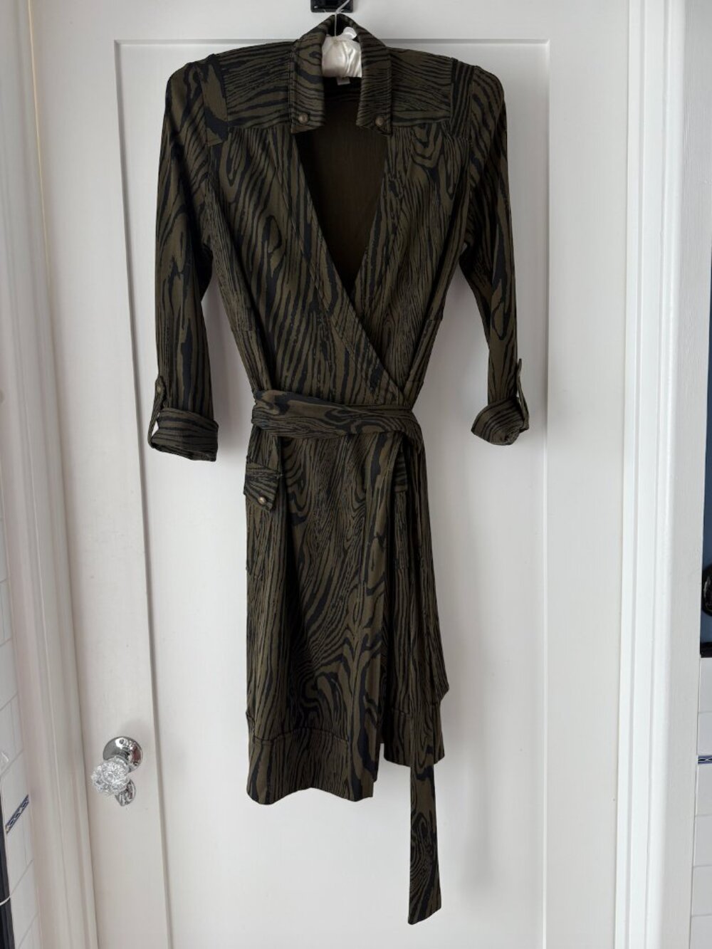 DVF Diane von Furstenberg Silk Wrap Shirt Dress Woodgrain Print Sz 8